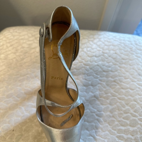 Shoes - Picture 3 of 5